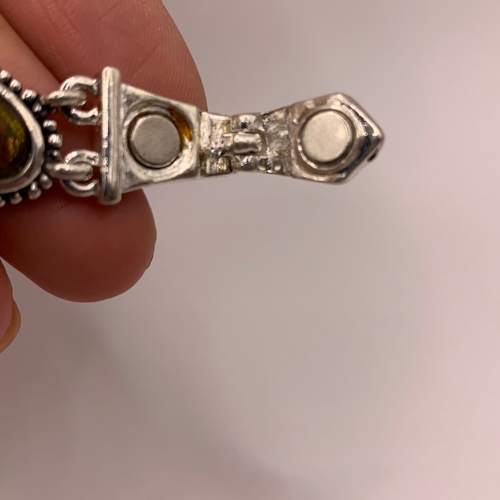 Silver-tone Cosmetic Gemstone Heart Bracelet - Picture 7 of 8